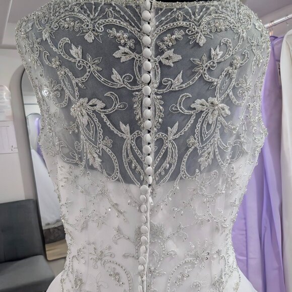 Oleg Cassini CV745 Size 14 Wedding Dress - Picture 5 of 7